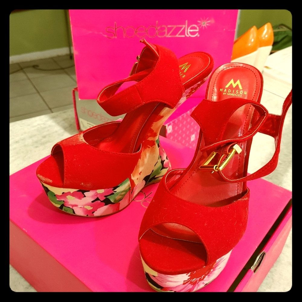Platform flower heels